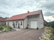 Gepflegtes Einfamilienhaus mit integrierter Garage in Rastdorf zu verkaufen 